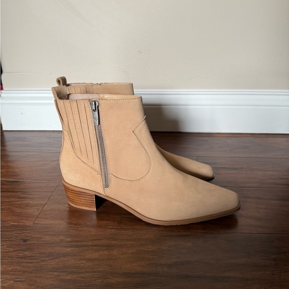 NWOT Donald Pliner Women's Tan Suede Western Ankle Boots-Size 9 - Picture 3 of 14